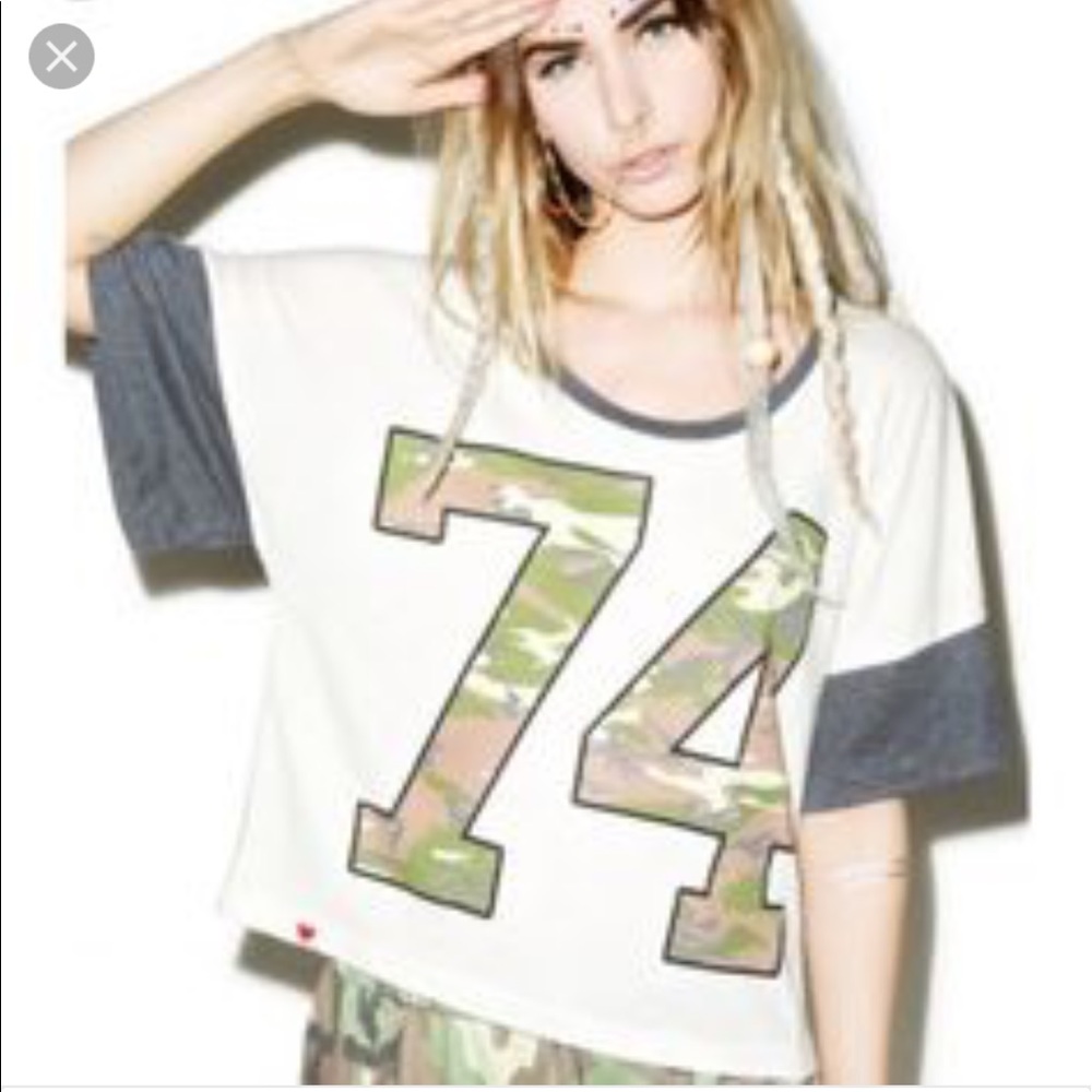 SOLD: Super light retro 74 wild fox crop t shirt